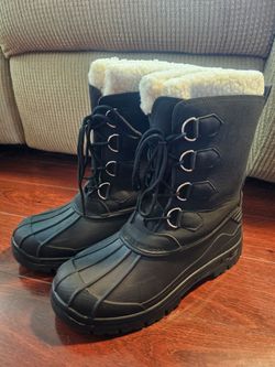 Black Winter Snow Boots with Sherpa Lining size 9