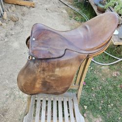 Vintage England Saddle