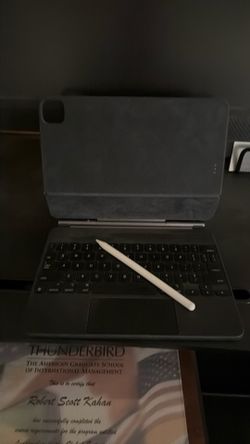 Apple Magic Keyboard (11-inch iPad Pro) + Apple Pencil (2nd Generation)