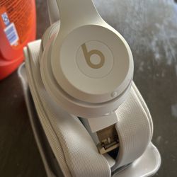 Beats Solo 4