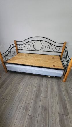 Donation - Daybed