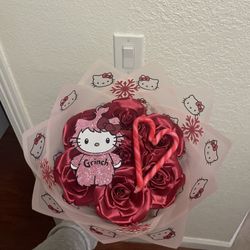 HELLO KITTY GRINCH BOUQUET 7ct 