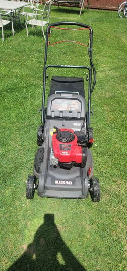 Black Max 21" Self-propelled Mower with 150cc EXi625 Briggs and Stratton (very good)