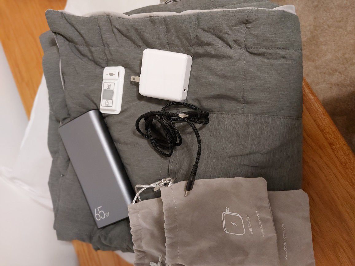 Dakoware Portable Heated Electric Throw Blanket-Rechargeable Lithium Battery
60”x40” ...