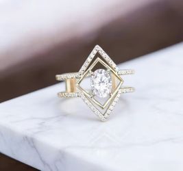 Uniquely Designed Geometric Shaped Gold Tone Ring