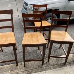 Table With 4 Chairs 