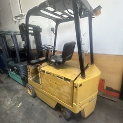 Cat Electric Forklift