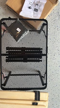 Folding table