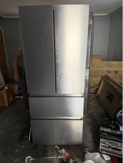 HISENSE 28x71 fridge 700 obo need gone