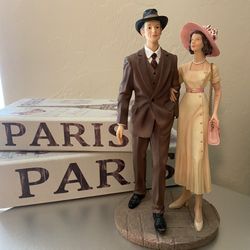 Beautiful Vintage Porcelain Figurine 