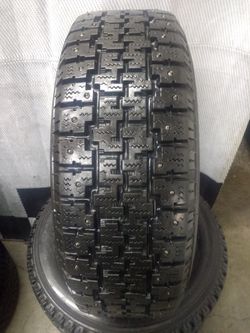 195/60r14 "Near Brand New" Toyo 600-56 studded winter snow tires