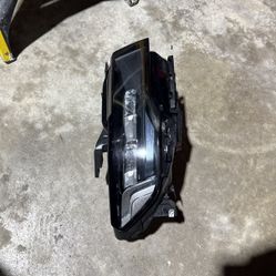 2023 Cadillac Escalade Right Headlight 