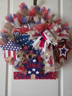 New Pretty Patriotic Door Wreath In Excellent Condition