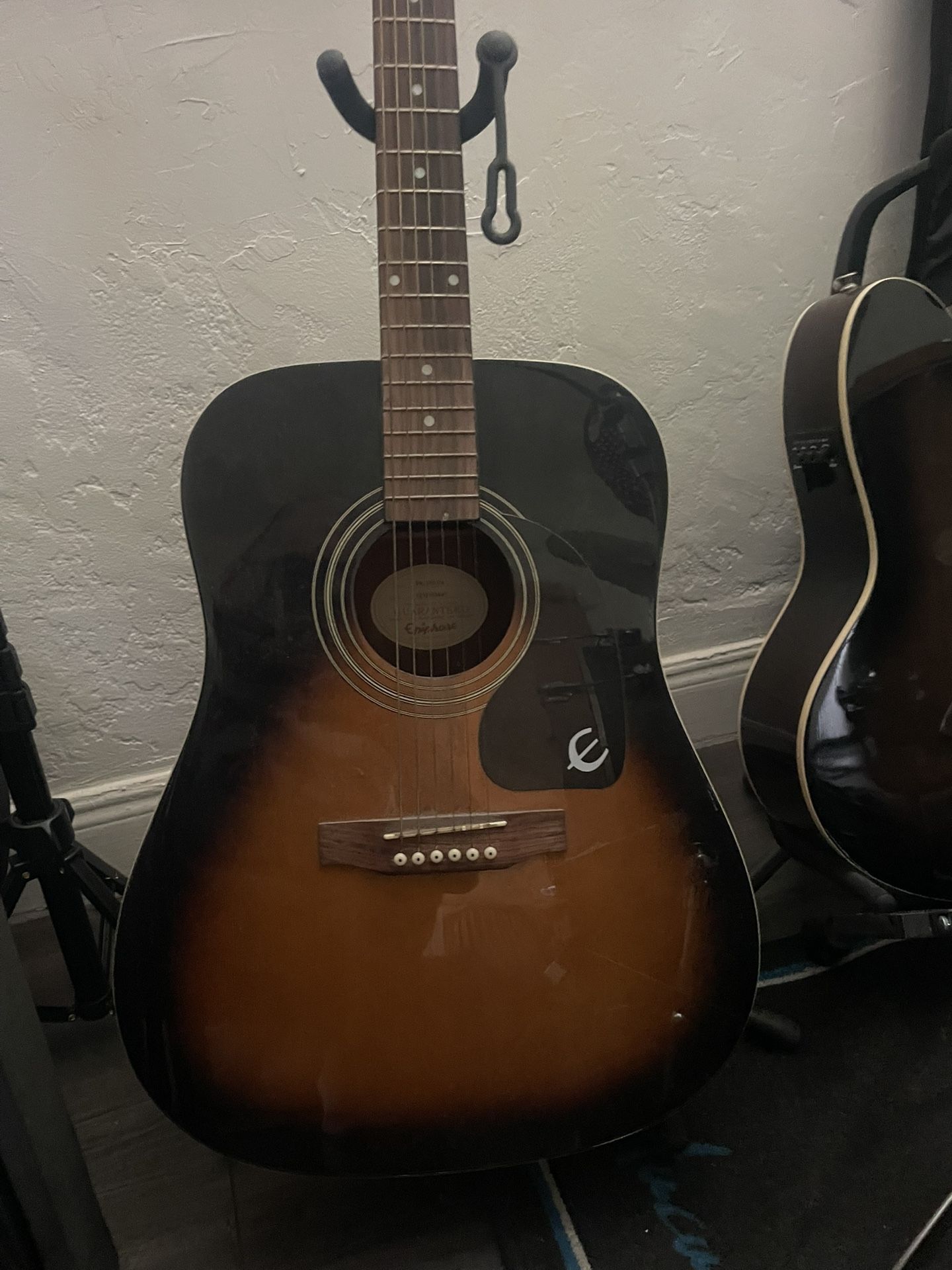 Epiphone DR 100 Acoustic Guitar