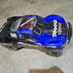 TRAXXAS SLASH - VXL BRUSHLESS - 3S CAPABLE