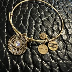Alex and Ani "MIDNIGHT SUN" Gold Swarovski Sun Charm Bracelet