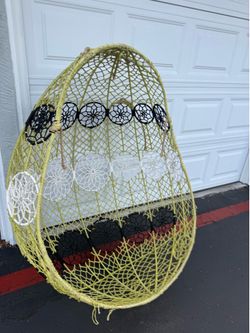 Swinging chair