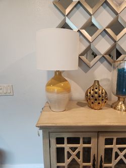 LIKE NEW Table Lamp 