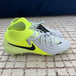 New Nike Phantom Luna 2 Elite AG Soccer Cleats