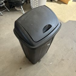 Garbage can
