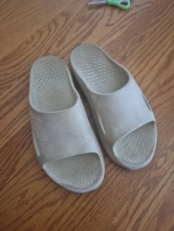 Sandles I dont wear