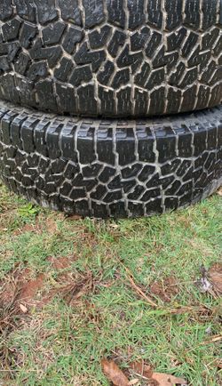 Very nice looking tires 2 LT 30x9.50-15 80% tread