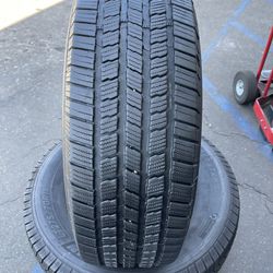 275/70/18 Michelin Defender Tires
