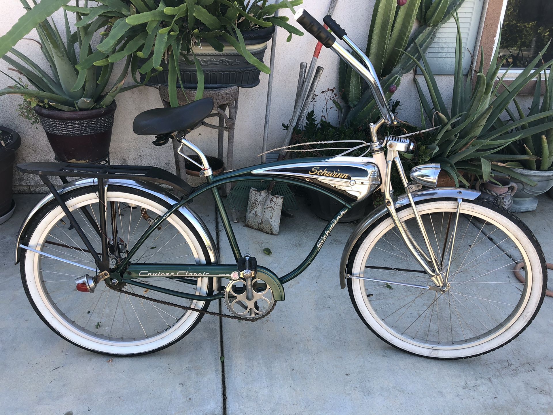 vintage schwinn beach cruiser