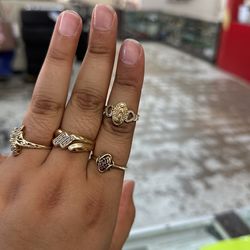 Virgin Mary Ring Size 7 10k 2.4 Grams 
