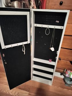 Jewelry holder with mirror