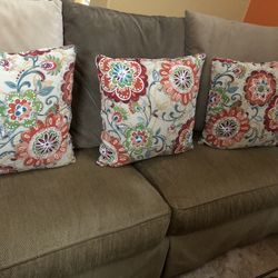 Set of 3 pillows