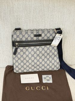 NWT authentic Gucci GG monogram messenger bag unisex