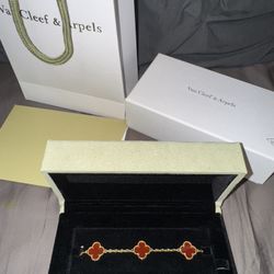 Van Cleef Arpels Bracelet For Women - maroon