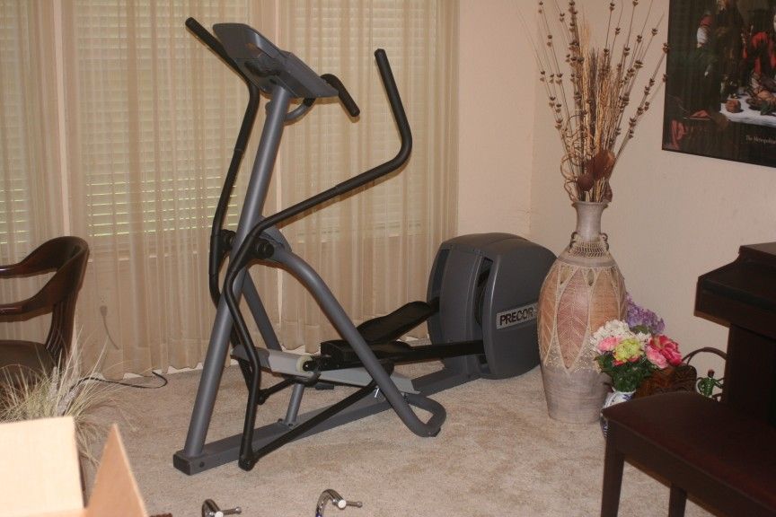 Precor Elliptical Crosstrainer (EFX