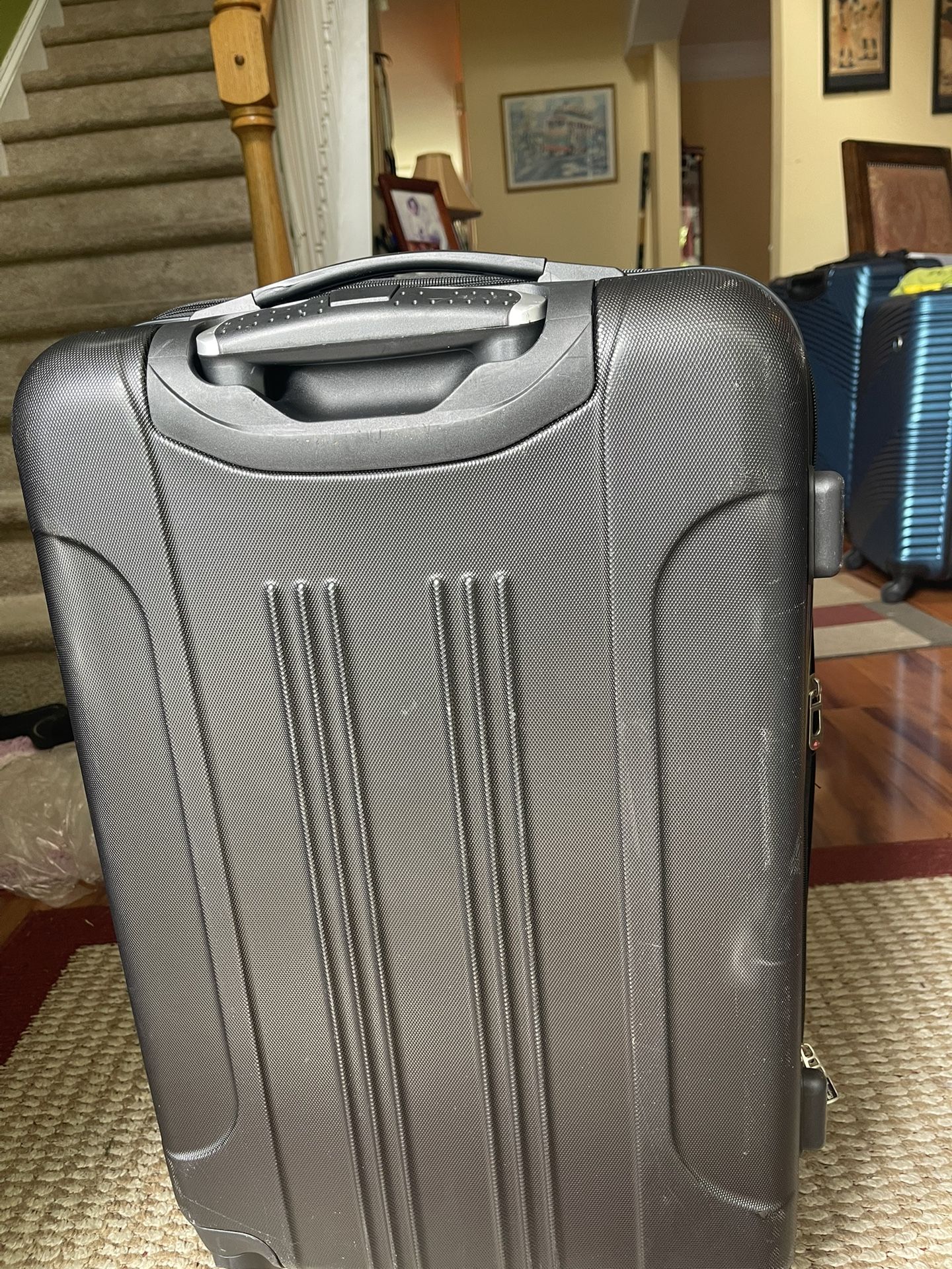 1PC 24” Travelers Club Hardside W/Spinner Wheel Luggage Used