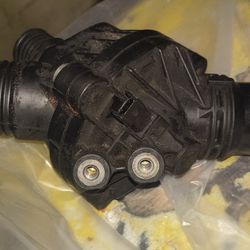 Engine Coolant Thermostat Housing Assembly W/Sensor-BMW 3 Series E91 E92 E93 07-14