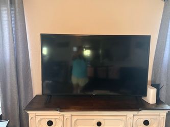 60” LG TV