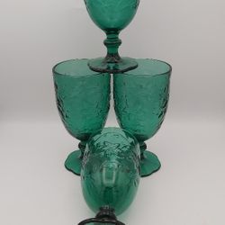 4 Vintage Princess House Fantasia 16oz Goblets With Embossed Poinsettias (Reacts To Blacklight)