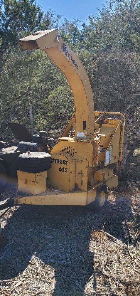 625 VERMEER WOOD CHIPPER