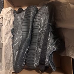 Yeezy Boost350v2 size 11