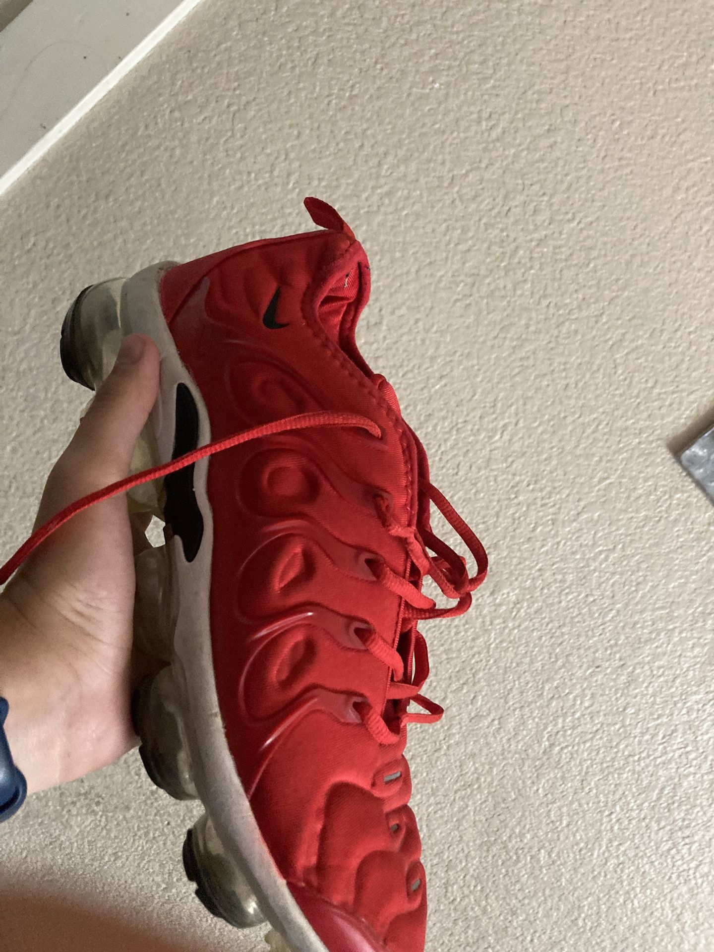 Red & White Vapor Max’s