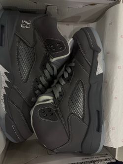 Jordan’s 5’s grey men’s size 6/7/8/9/10/11