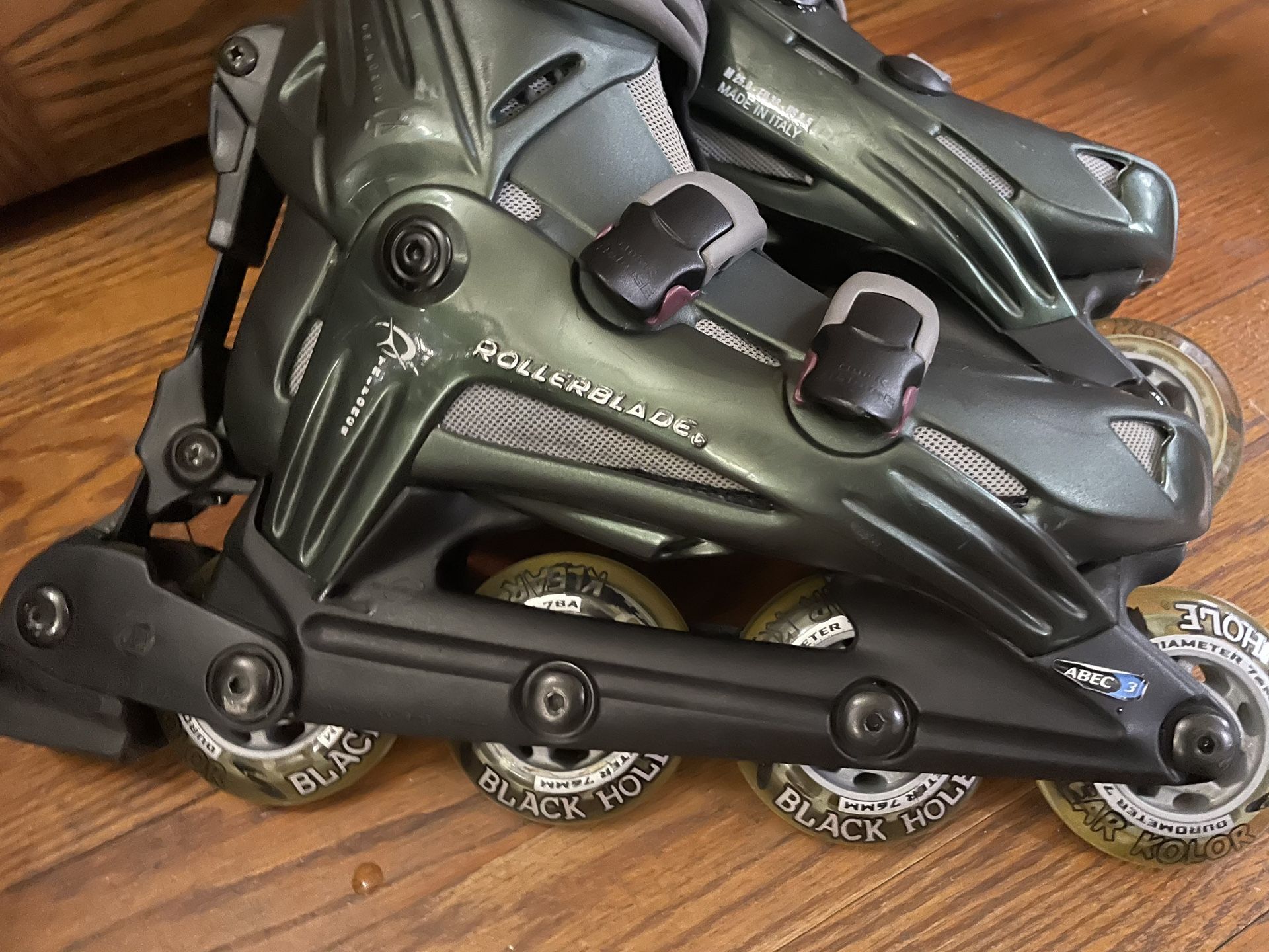 Women’s 8.5 Rollerblade Inline Skates Triforce Viablade Hwy 7 Black Hole Wheels