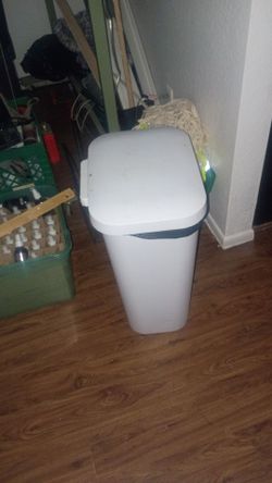 Trash can
