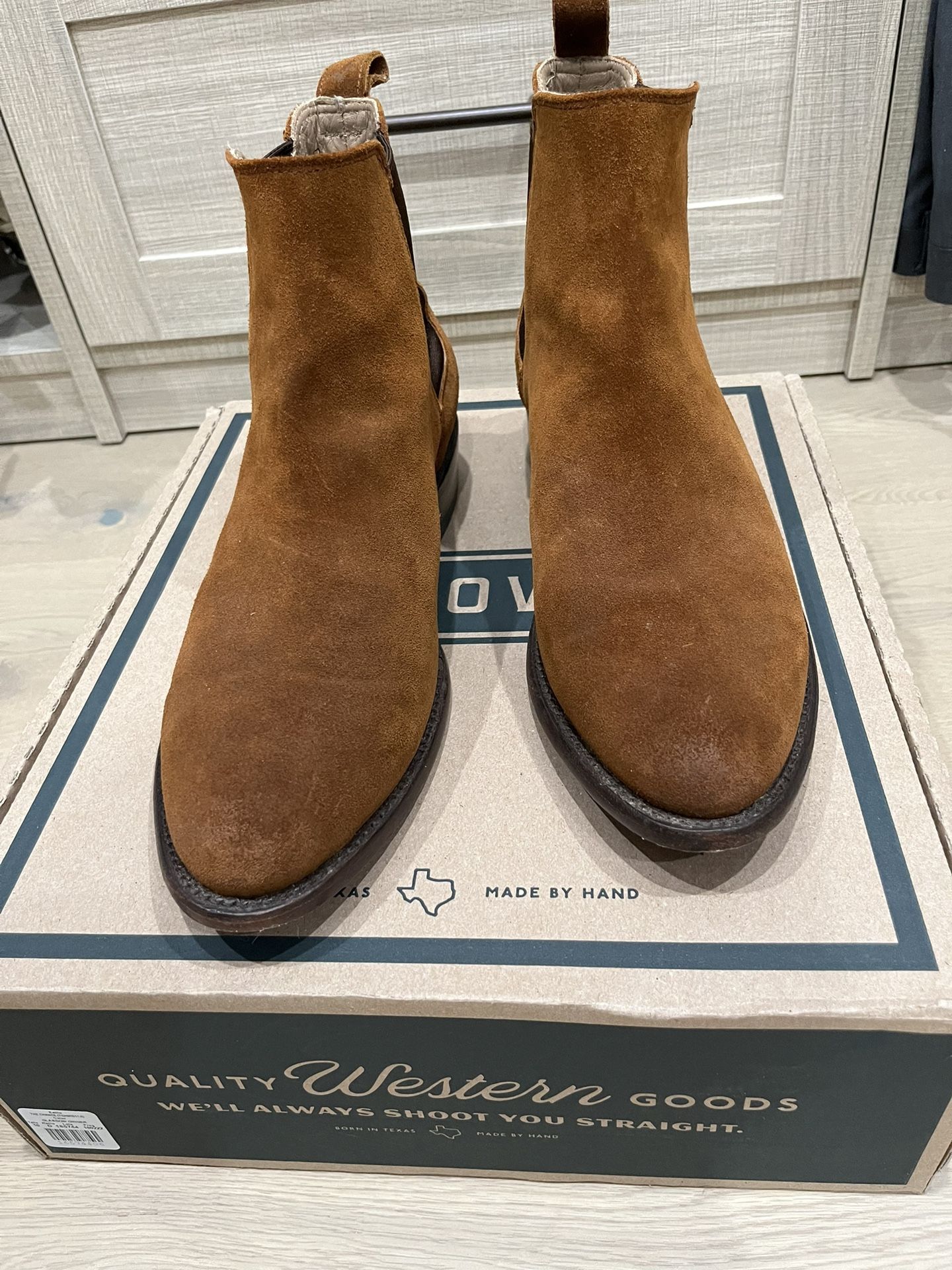 Gently Used Suede Tecova Chance Boots