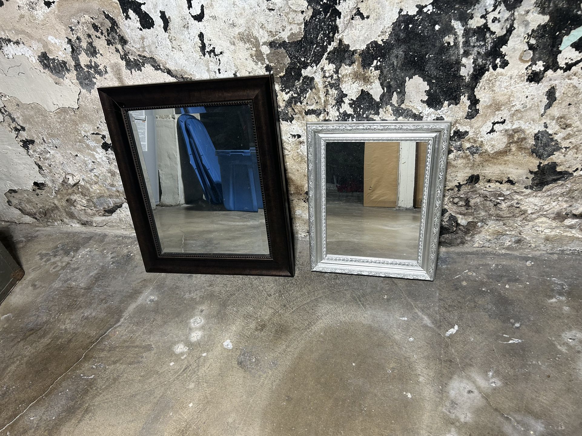 2 Mirrors 