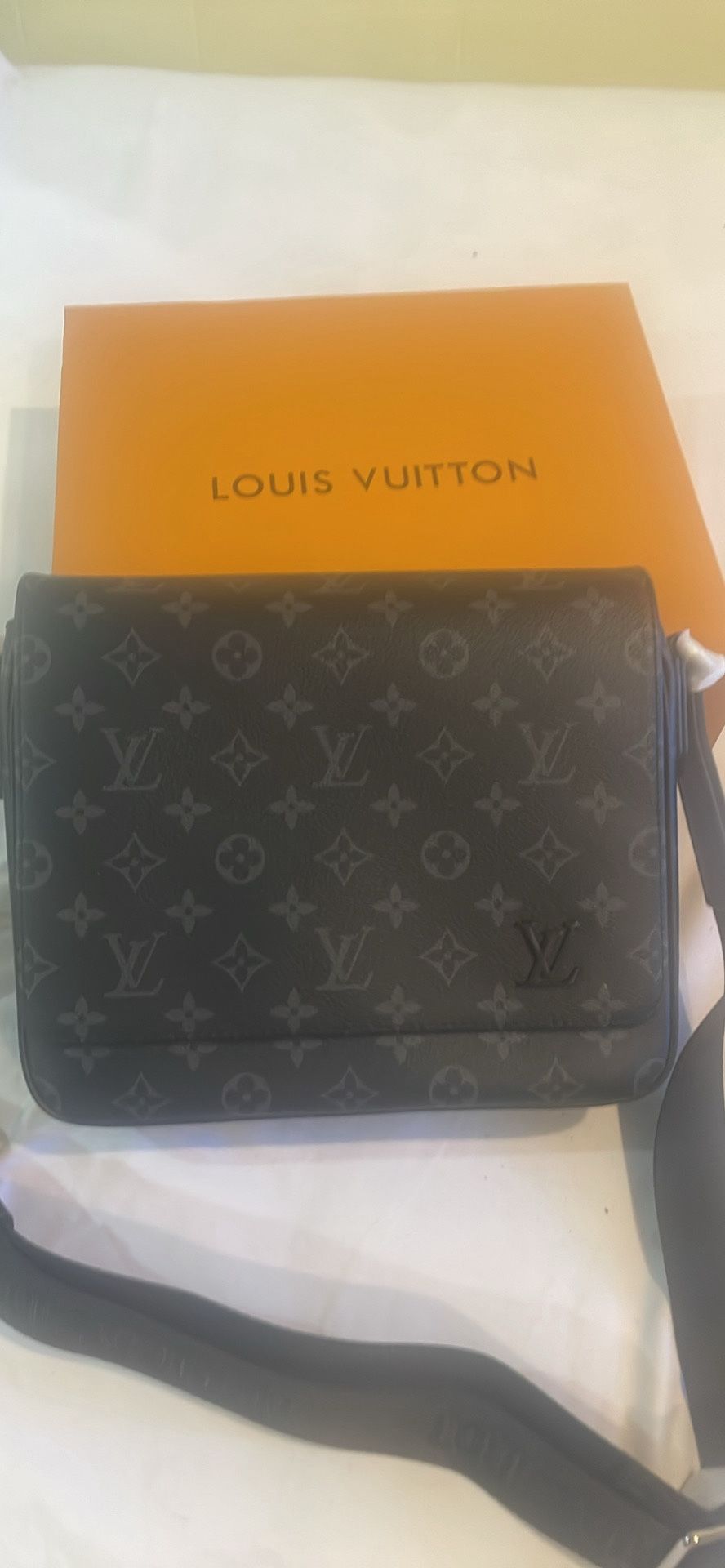 Louis Vuitton Messenger Bag
