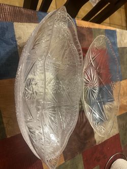Clear plastic plates