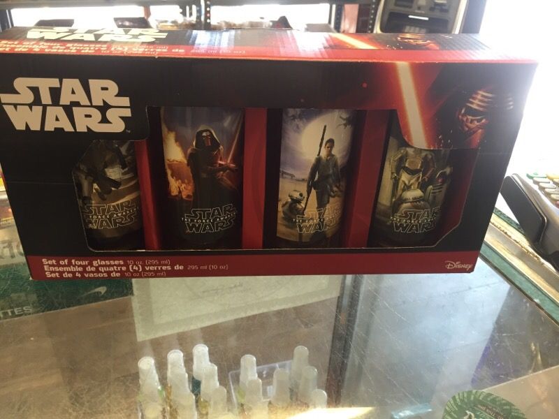 Star Wars set of 4 glasses . Collectibles