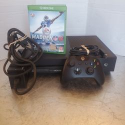 Microsoft Xbox one gaming system With Game 
